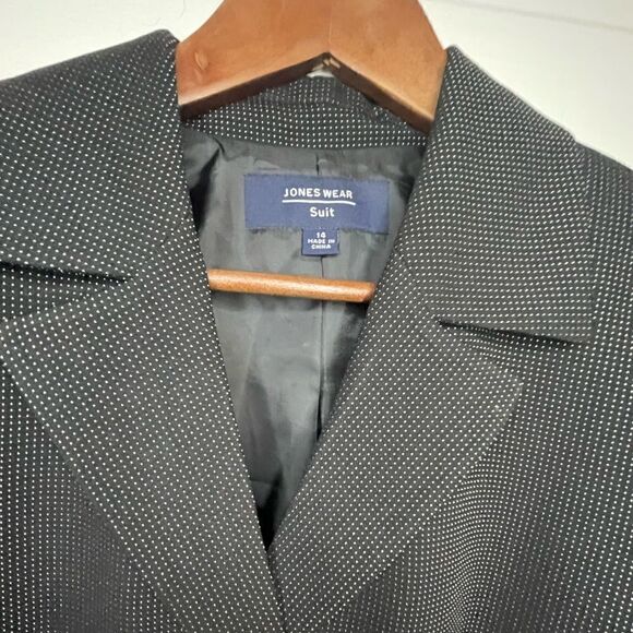 Jones Wear Micro Polka Dot Blazer - Picture 3 of 9